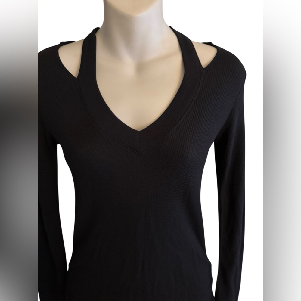 Feel The Piece Black Long Sleeve V-Neck Top NWOT - Picture 3 of 8